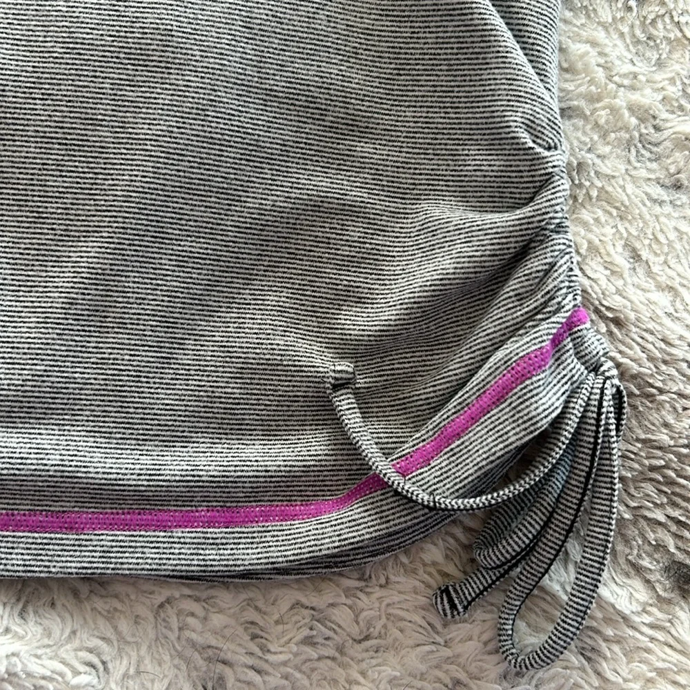 Lucy tech shirt with dashing stripes - Picture 8 of 8